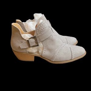 NIB! Grey Studded “Hollie” Buckle Booties ~ Size 10M